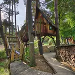 캠프장 Baumhaushotel - Geheime Welt Von Turisede - Kulturinsel Einsiedel Zentendorf