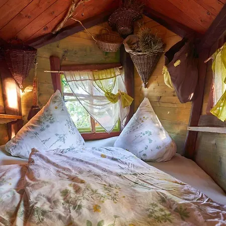 Baumhaushotel - Geheime Welt Von Turisede - Kulturinsel Einsiedel Campsite *