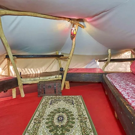 Baumhaushotel - Geheime Welt Von Turisede - Kulturinsel Einsiedel Campsite *