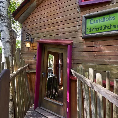 Campsite Baumhaushotel - Geheime Welt Von Turisede - Kulturinsel Einsiedel Zentendorf