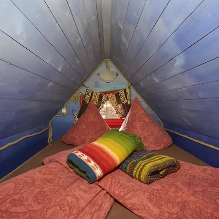 Campsite Baumhaushotel - Geheime Welt Von Turisede - Kulturinsel Einsiedel *
