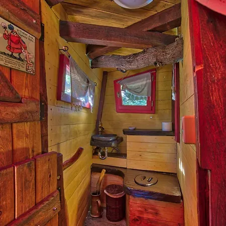 Campsite Baumhaushotel - Geheime Welt Von Turisede - Kulturinsel Einsiedel