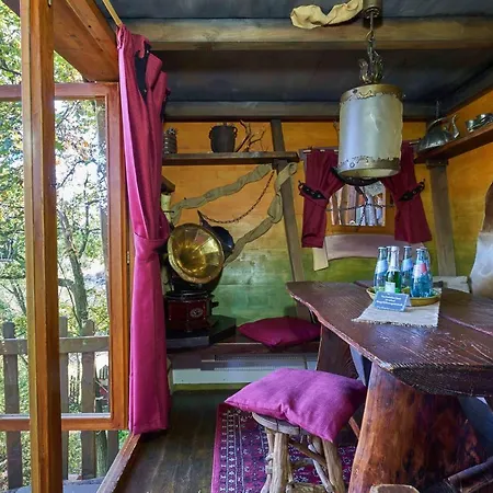 Campsite Baumhaushotel - Geheime Welt Von Turisede - Kulturinsel Einsiedel *