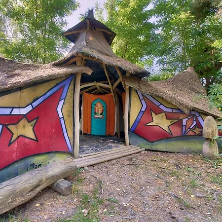 Campsite Baumhaushotel - Geheime Welt Von Turisede - Kulturinsel Einsiedel *